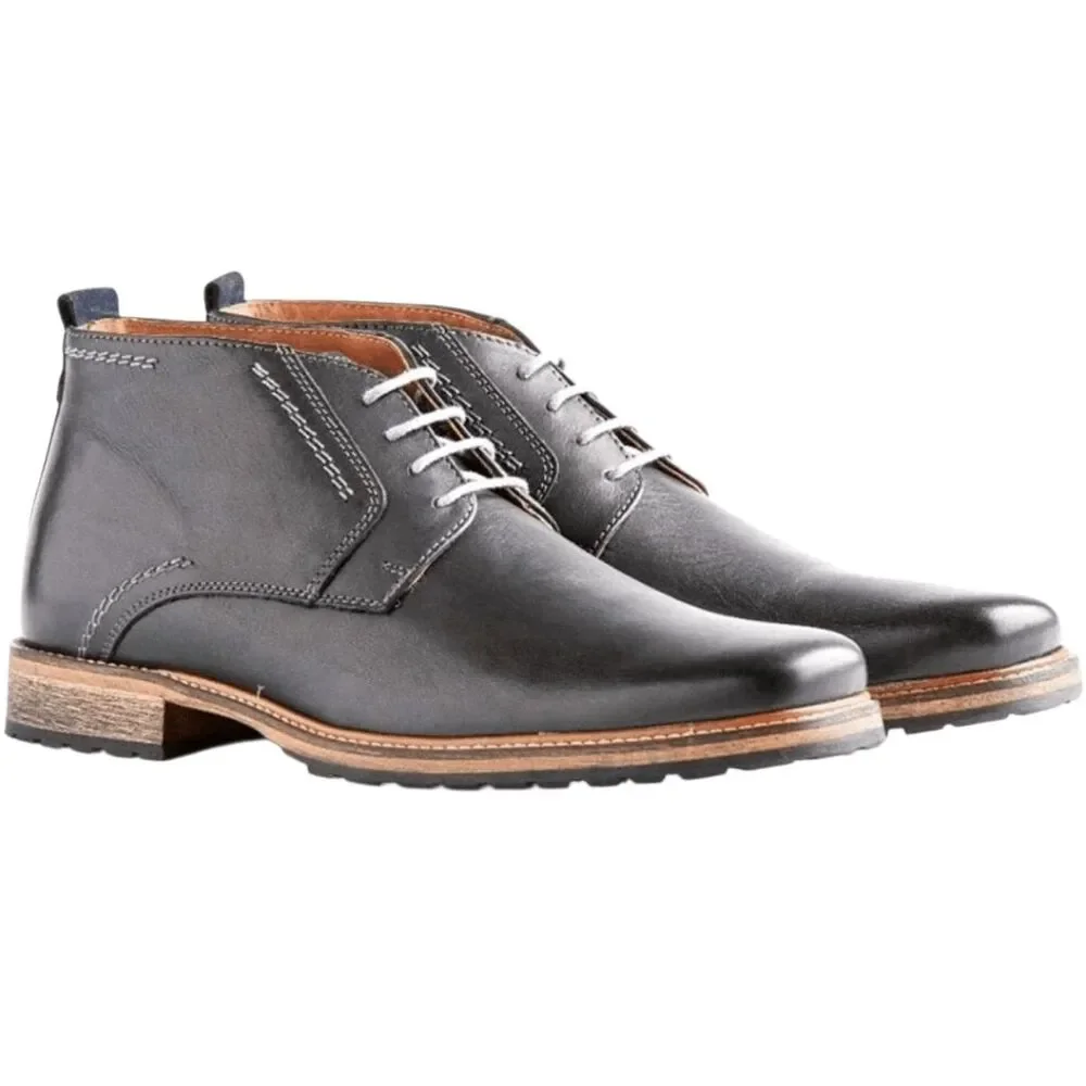 TRAVELIN Lace-Up Leather Chukka Boot Size 42